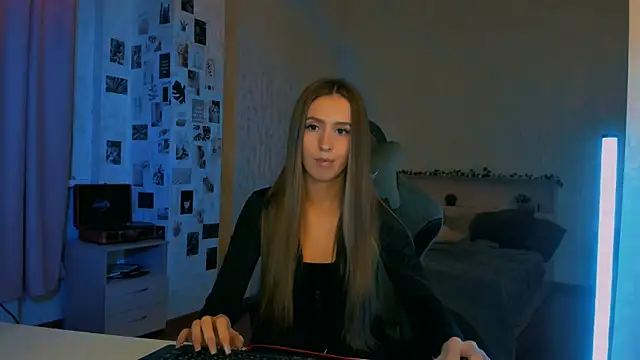 yourrdanceteacher's cam snapshot