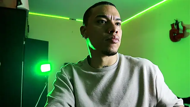 AlphaMasterXxx's cam snapshot