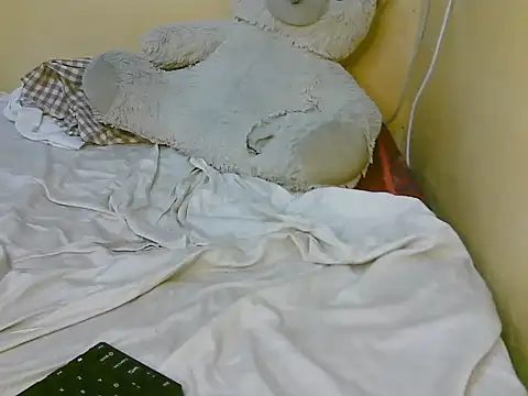 Petitelov1's cam snapshot