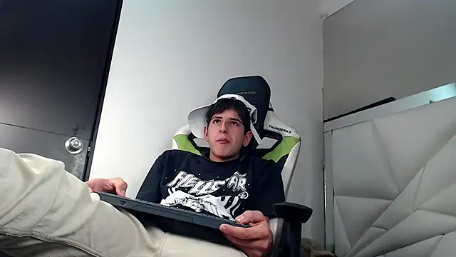 Cash_G_'s cam snapshot