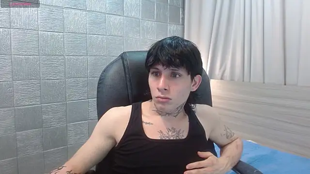 Iantwink18 live sex cam