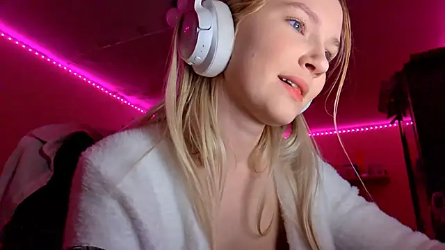 KarinRobertson live sex cam