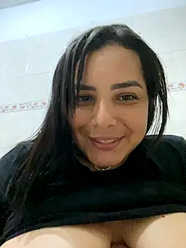 Emi_xxx live sex cam