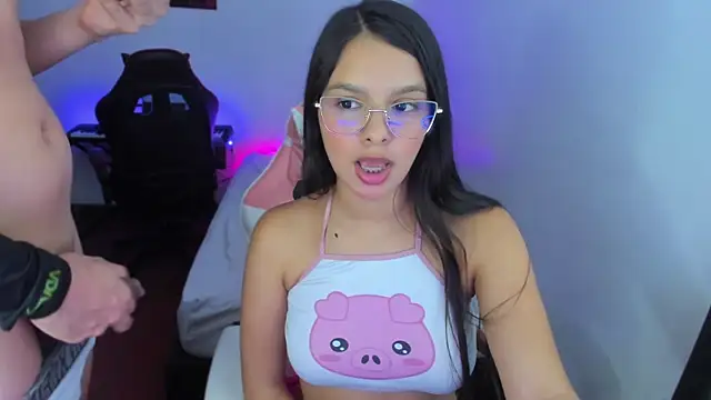 jessi_and_boy's cam snapshot