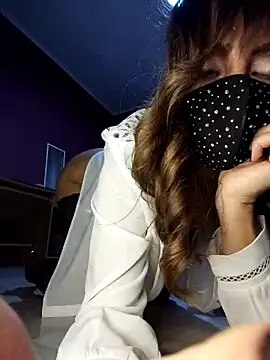 Akemi_rossi live sex cam