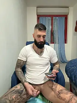 Gioeltoro89 live sex cam