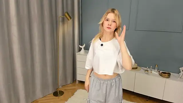 PhillisEsplin's cam snapshot