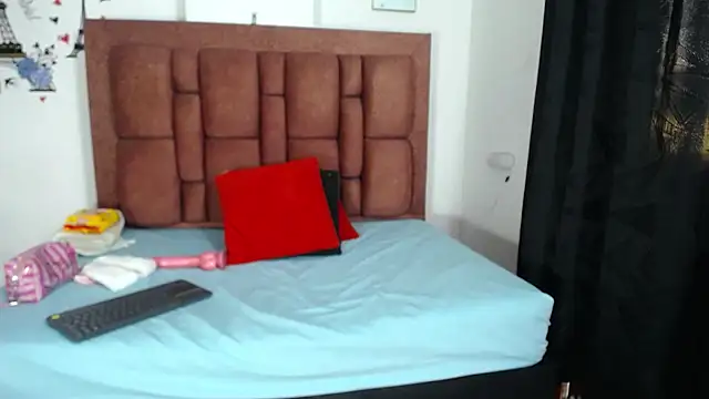 vauroraper's cam snapshot