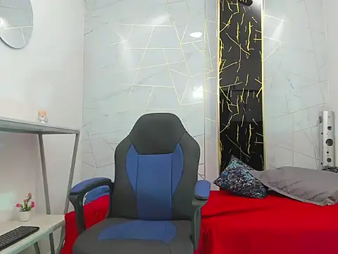 Sophie_Walker17's cam snapshot