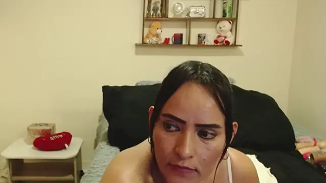 anie_milf1's cam snapshot