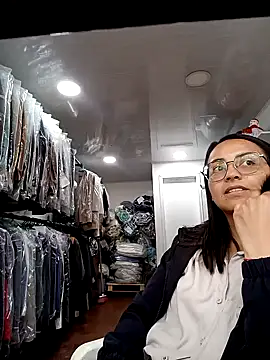 bri_ali's cam snapshot