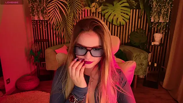 KellyHayden's cam snapshot