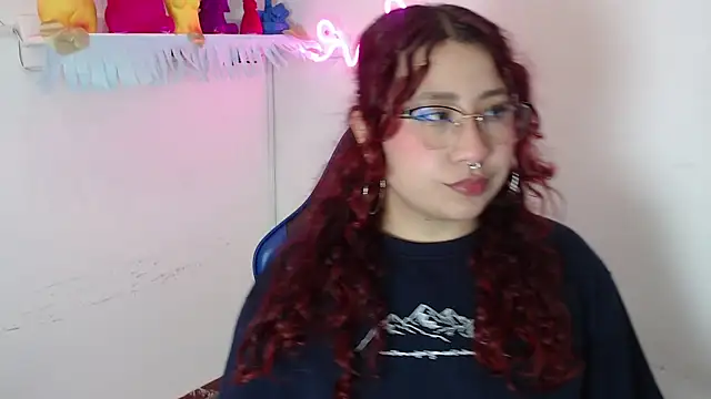 littlee_red's cam snapshot