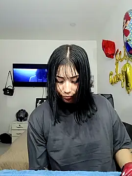 hot-shaved-baby's cam snapshot