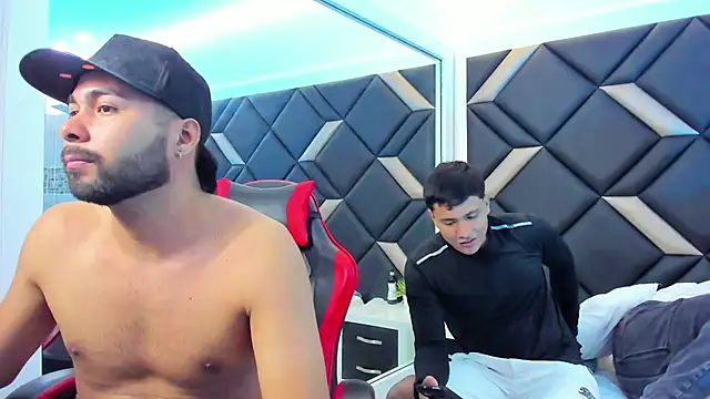 Hot_Threesomee live sex cam