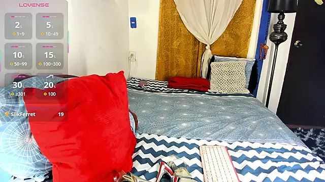 SARAMISHA live sex cam