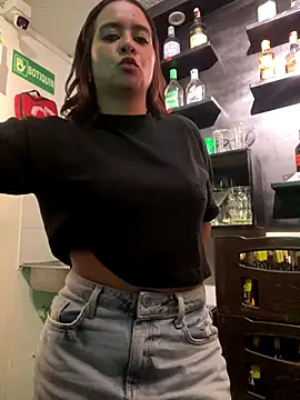 HANNAHBAKER00 live sex cam