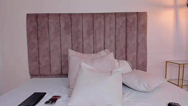 amber_colliiins's cam snapshot