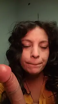 ZaraHoney live sex cam