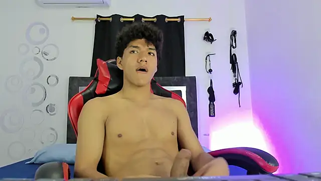 Maximiliano_Khalil live sex cam