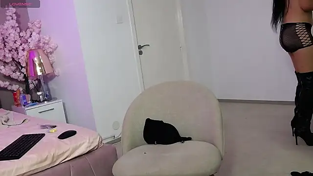 LisaTown's cam snapshot