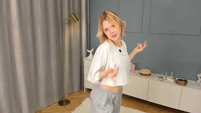 PhillisEsplin's cam snapshot