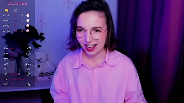 KindHazelHere_'s cam snapshot