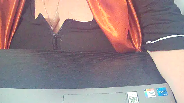 Playful_MILF_Demi's cam snapshot