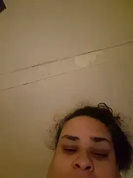 BigBusty_VoluptuousMilfX's cam snapshot