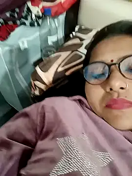 urvashi01224 live sex cam