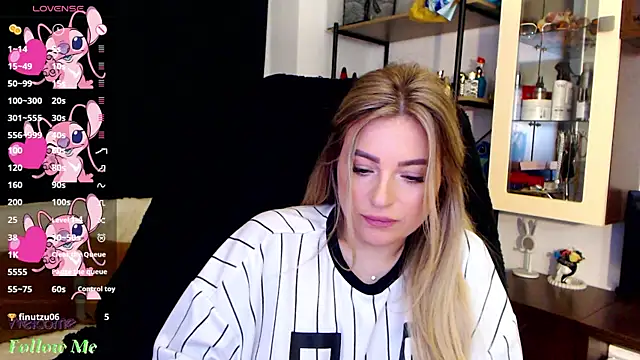 Rania_Stitch's cam snapshot