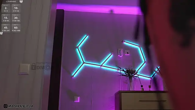 ManiFreyja live sex cam