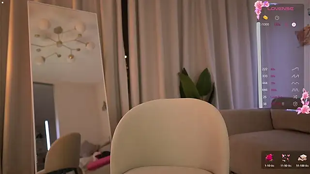 avroramey's cam snapshot