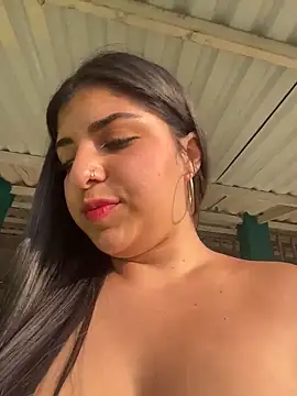 Isaa-Sweet live sex cam