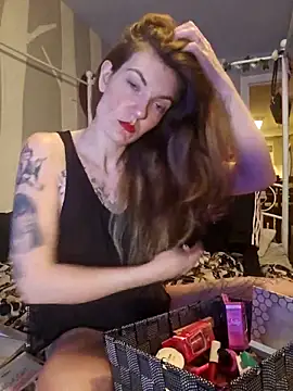 YourFavCanadianMILF's cam snapshot