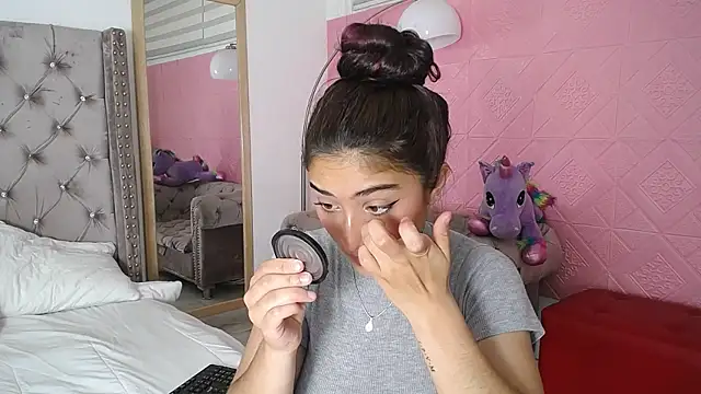 Lia_Teen live sex cam