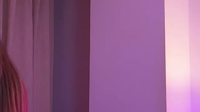 YaaraCollins live sex cam