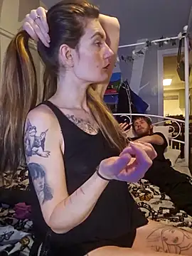 YourFavCanadianMILF's cam snapshot