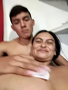 Horny-Mommy-Dirty live sex cam