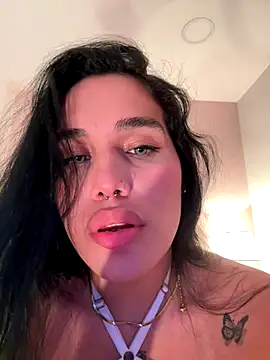 Bella__Wood live sex cam