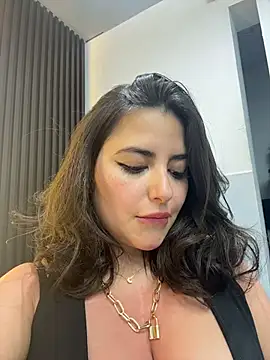 sukhakunis1 live sex cam