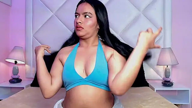 rayvenrose_'s cam snapshot