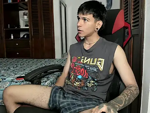 Austin_falcon's cam snapshot