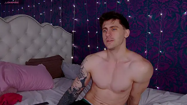 Oscar_Miller_'s cam snapshot