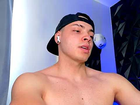 Maxwell_Dupont's cam snapshot