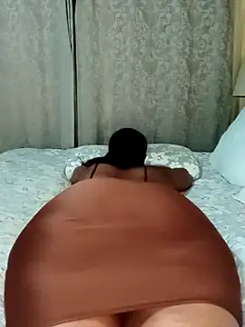 Luciouslips00's cam snapshot