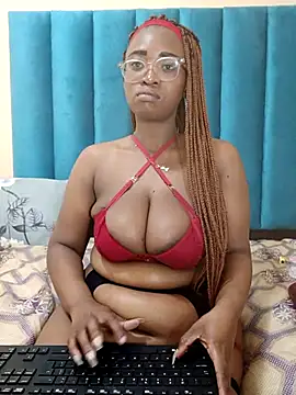 YummyCocoHunXx's cam snapshot