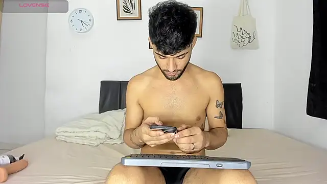 Alex_BigDickkk's cam snapshot