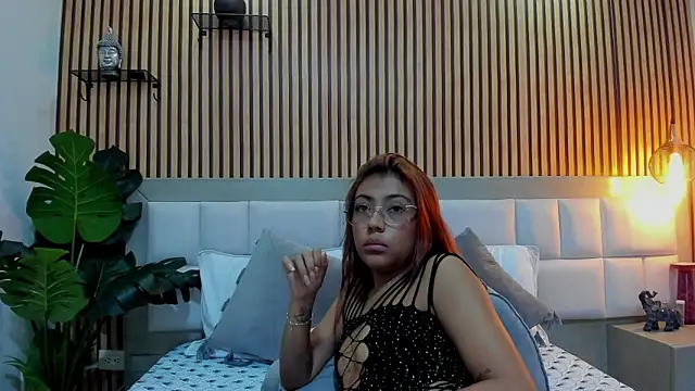 KattyBonnie's cam snapshot