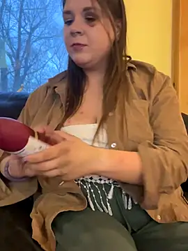 adventuresinsky's cam snapshot